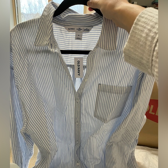Old navy boyfriend stripped shirt size medium - Picture 2 of 3